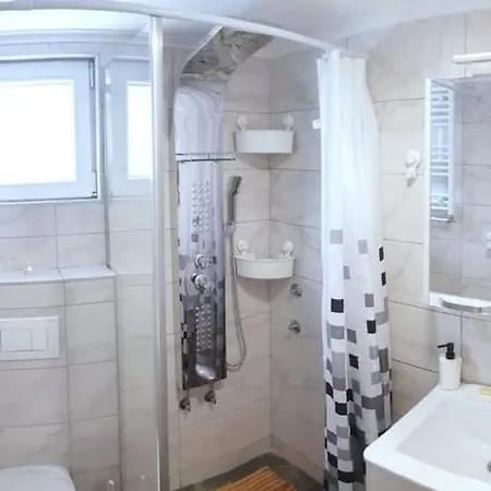 Cosy Novi Sad Loft II - Jakuzzi, Sauna, Reserved Parking Petrovaradin Exterior photo